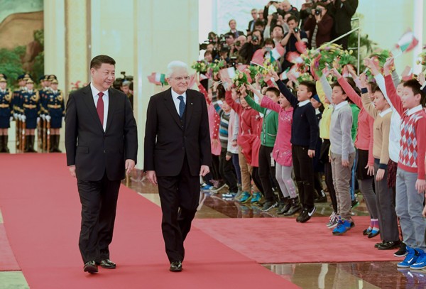 2月22日，国家主席习近平在北京人民大会堂同意大利总统马塔雷拉举行会谈。会谈前，习近平在人民大会堂北大厅为马塔雷拉举行欢迎仪式。新华社记者 李学仁 摄